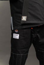 Ladda upp bild till gallerivisning, Kramsnö Kimono Esentiell Midnatt