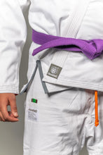 Ladda upp bild till gallerivisning, Kramsnö Kimono Esentiell Frost