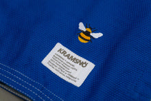 Ladda upp bild till gallerivisning, Kramsnö Kimono blåbär