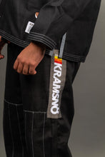 Ladda upp bild till gallerivisning, Kramsnö Kimono Esentiell Midnatt